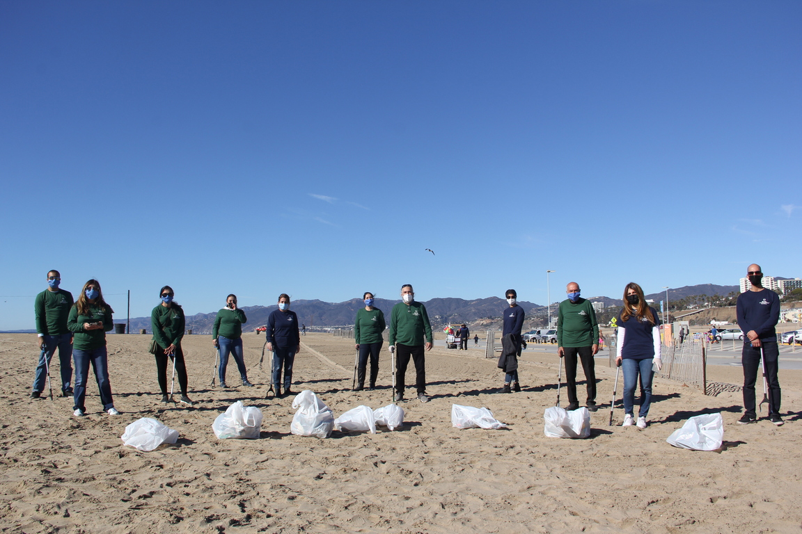 M.T.O. Los Angeles Participates in Beach Cleaning