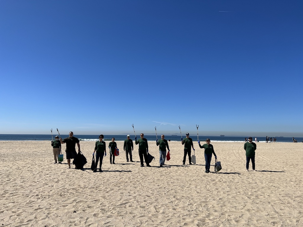 M.T.O. Orange County Participates in Beach Cleanup in Celebration of Norouz