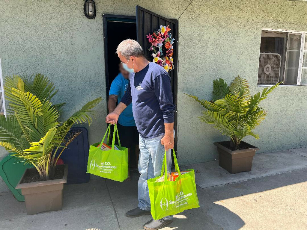 MTO Orange County Donated 110 Bags of Groceries to Families in Need