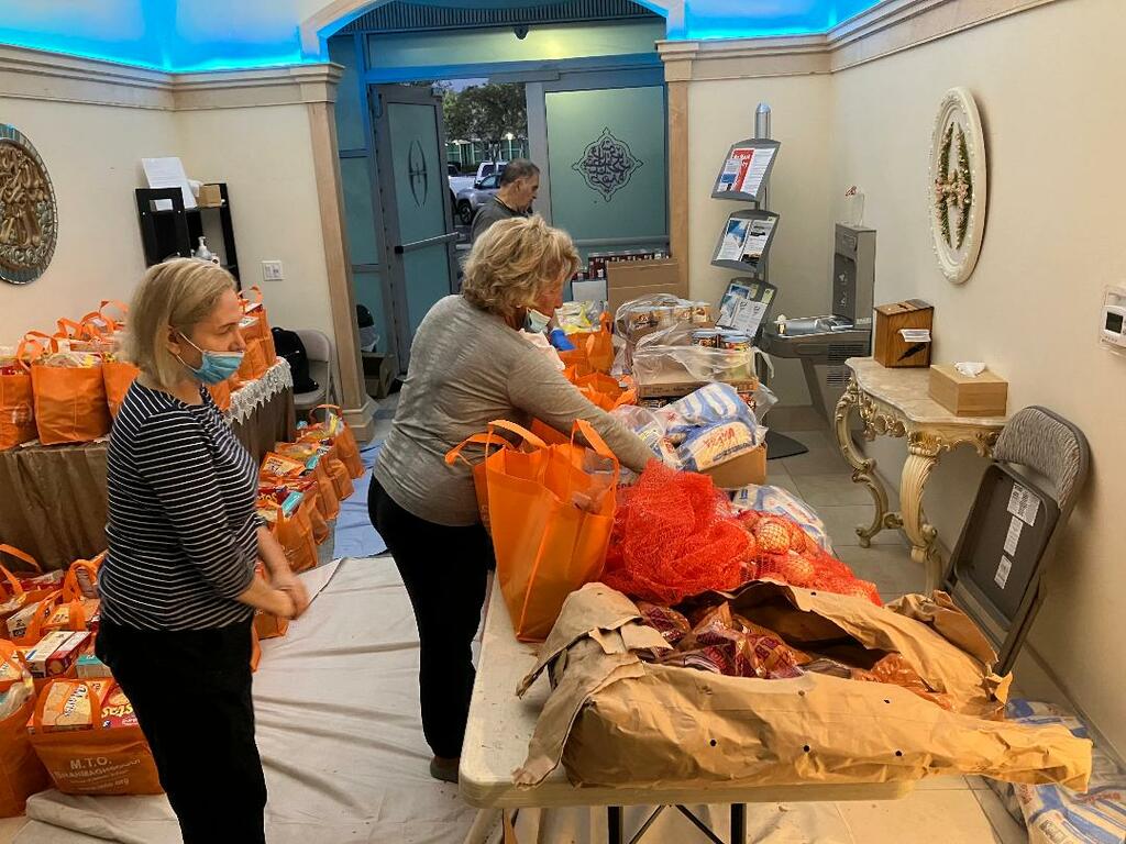 M.T.O. Orange County Donates Non-Perishable Food Packages to Santa Ana Families 