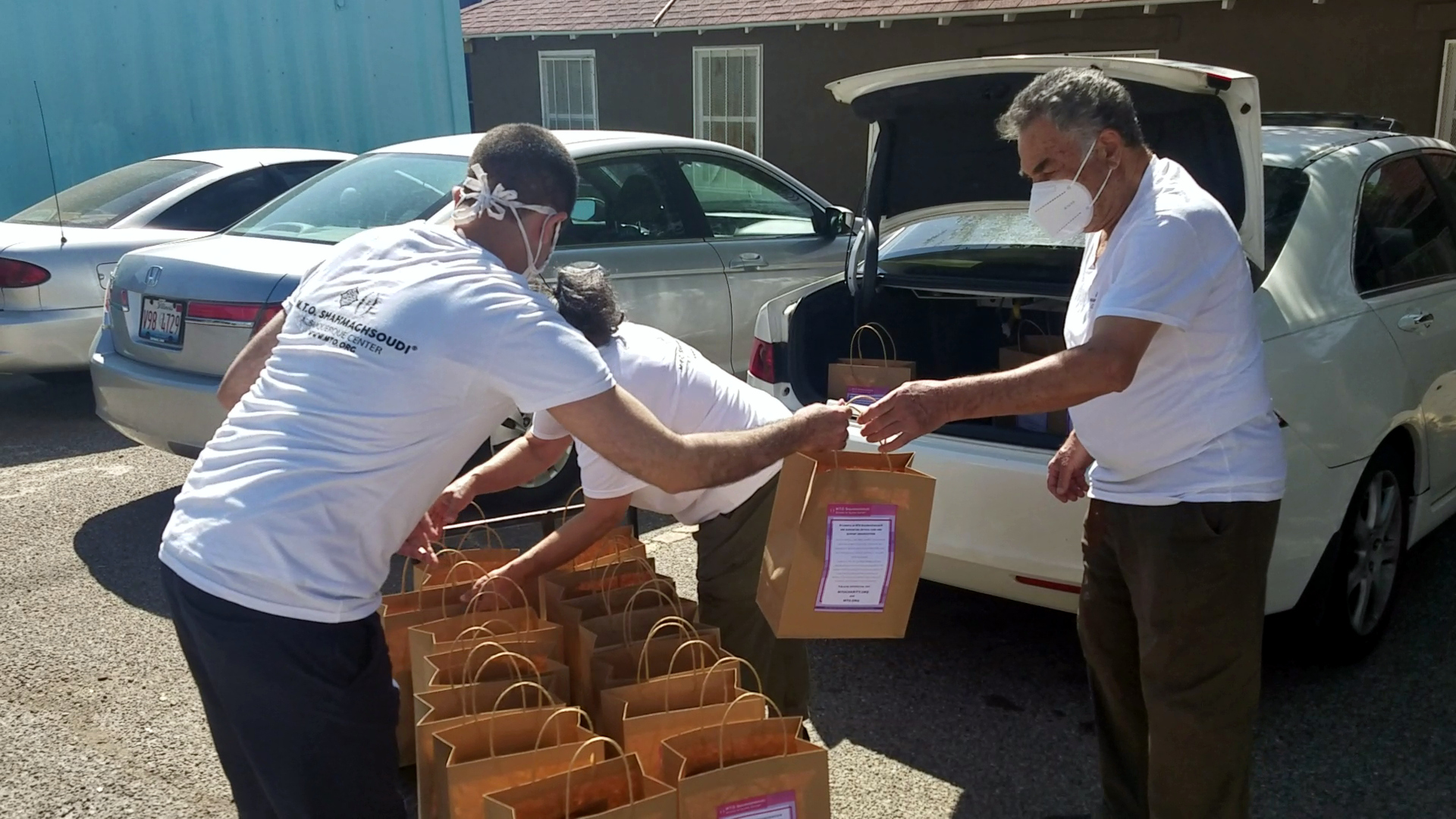 M.T.O. Abuquerque Donates Food to Local Shelter