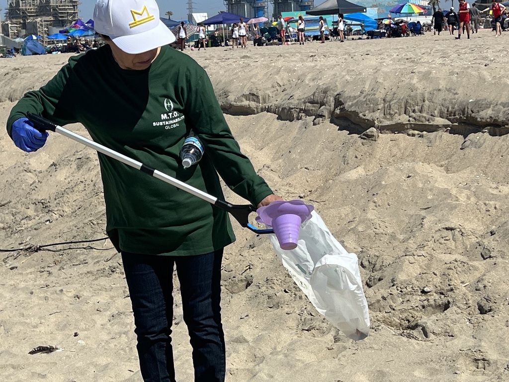 M.T.O. Orange County Participates in Beach Cleanup for Earth Day