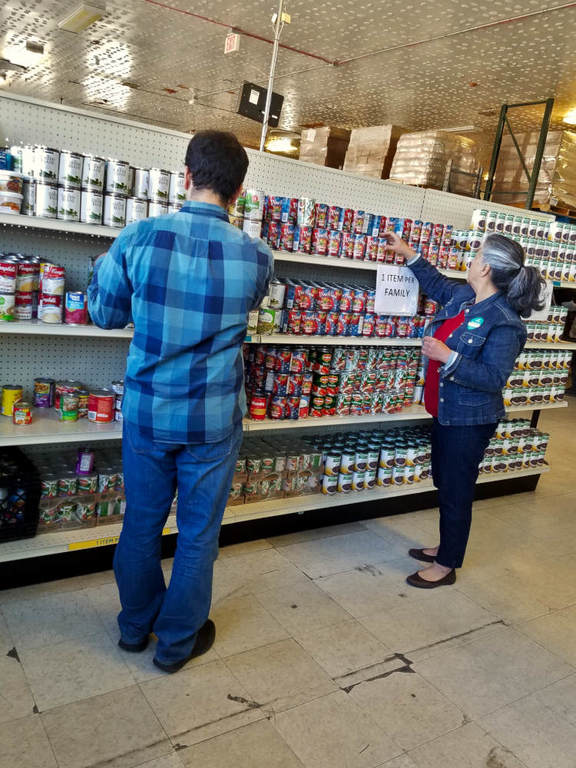 M.T.O. Albuquerque Volunteering With Local Food Pantry