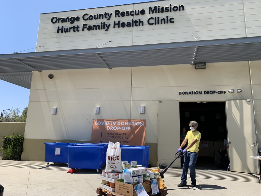 M.T.O. Orange County Donates Food to the County's Rescue Mission