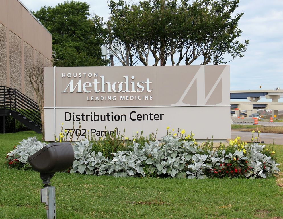Houston Methodist Hospital Receives Masks from M.T.O. 
