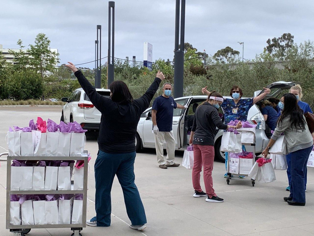 M.T.O. San Diego Donates 330 Gift Bags to UCSD Hospital