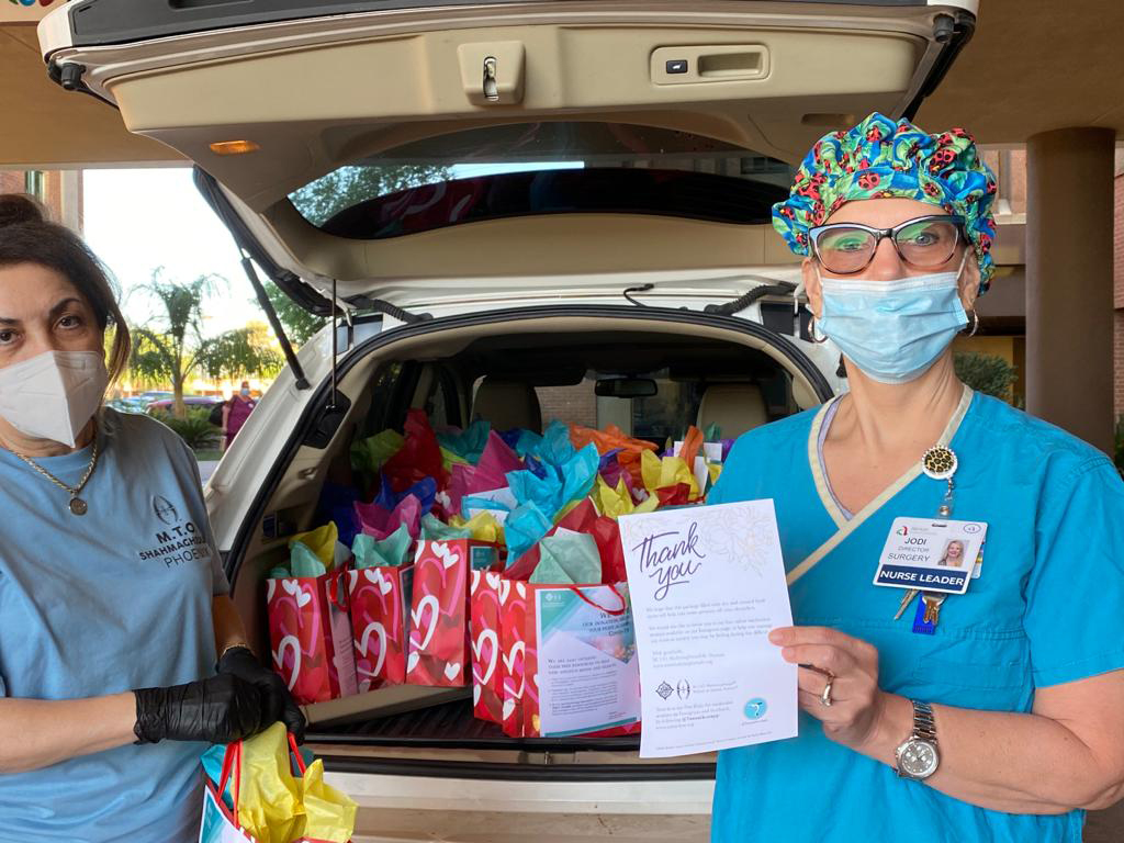 Abrazo Hospital Nurses Receive Healthy Snack Bags from M.T.O. Phoenix Volunteers