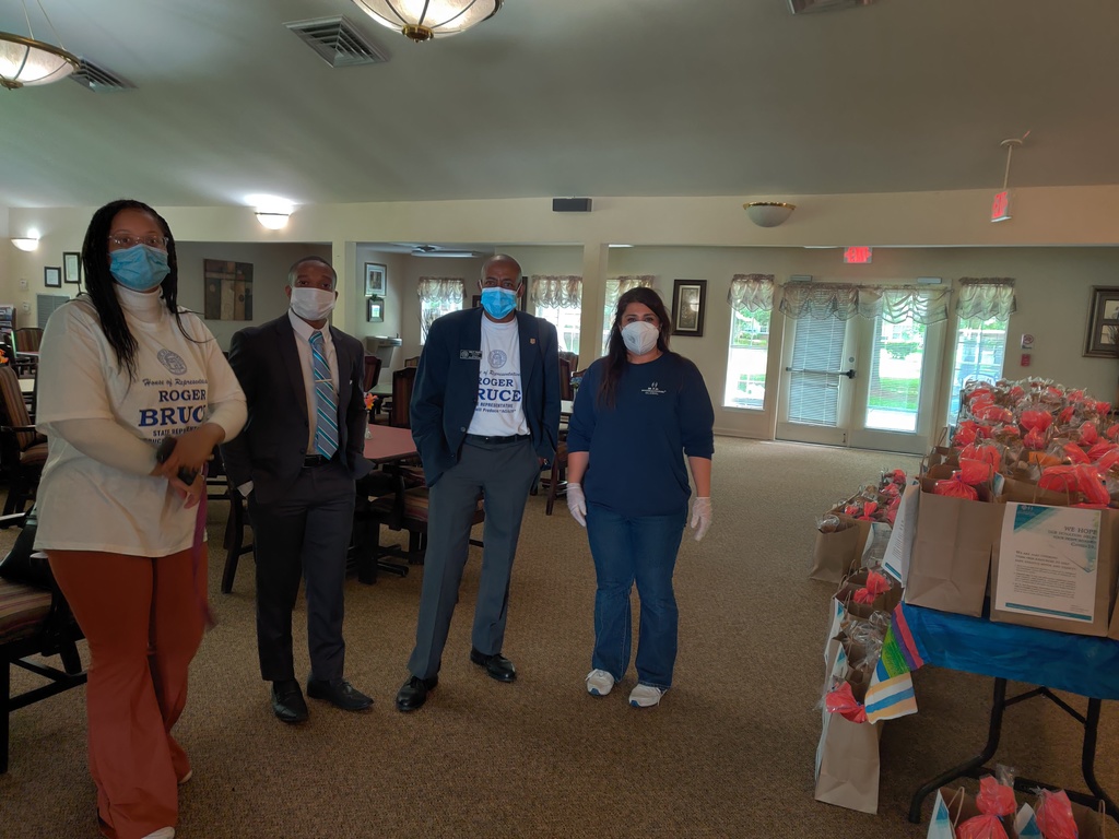 M.T.O Atlanta Donates over 100 Bags of Food to Senior Housing Community