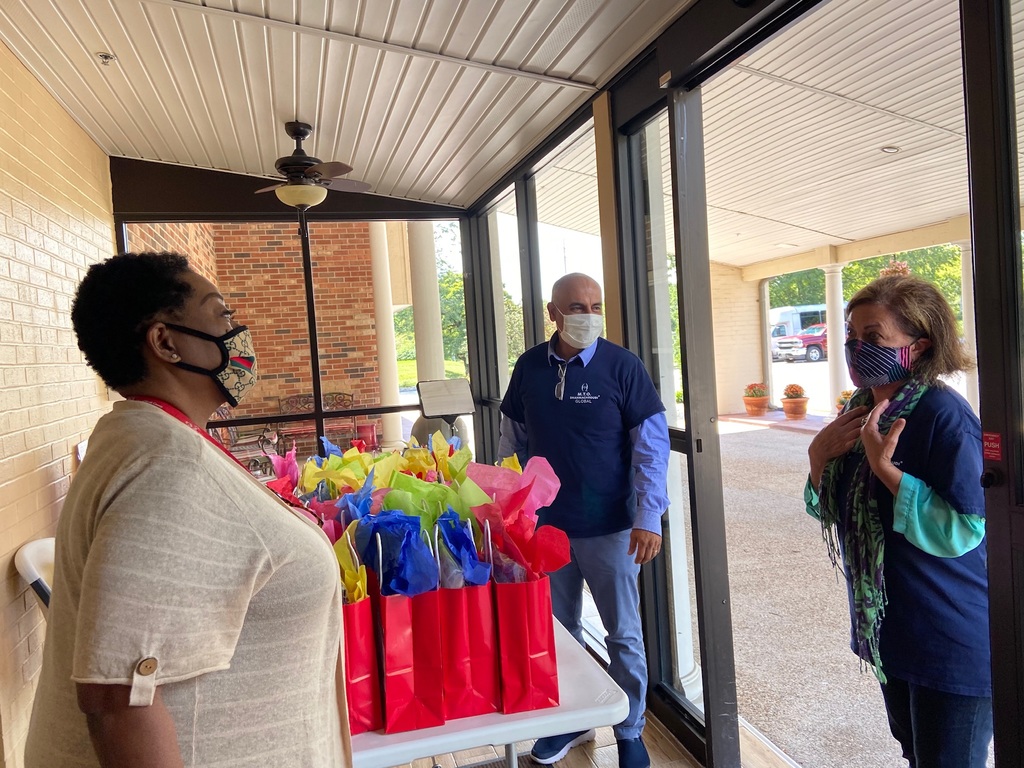 St. Louis Nursing Home and Youth Organizations Receive PPE and Food from M.T.O.